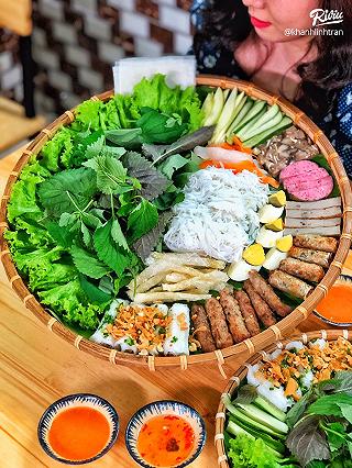 Nem Nướng Cô Liên nem nuong co lien