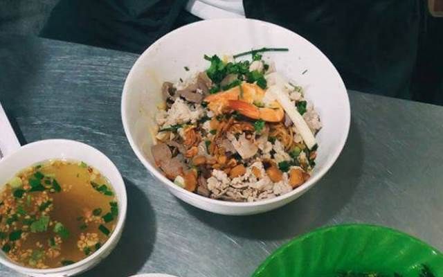 Sơn Râu - Hủ Tiếu Nam Vang & Hoành Thánh 242 Liên Khu 4 - 5, Quận Bình ...